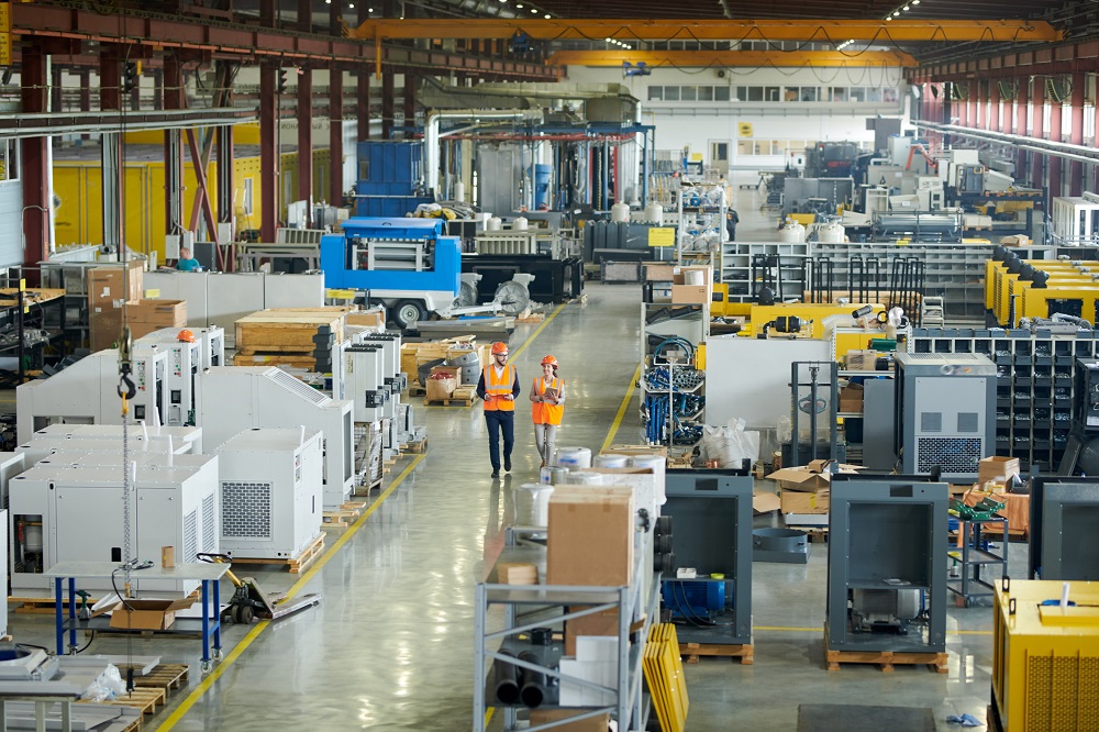 Exploring HR Challenges within UK Manufacturing: discover effective strategies to enhance employee retention and transition support